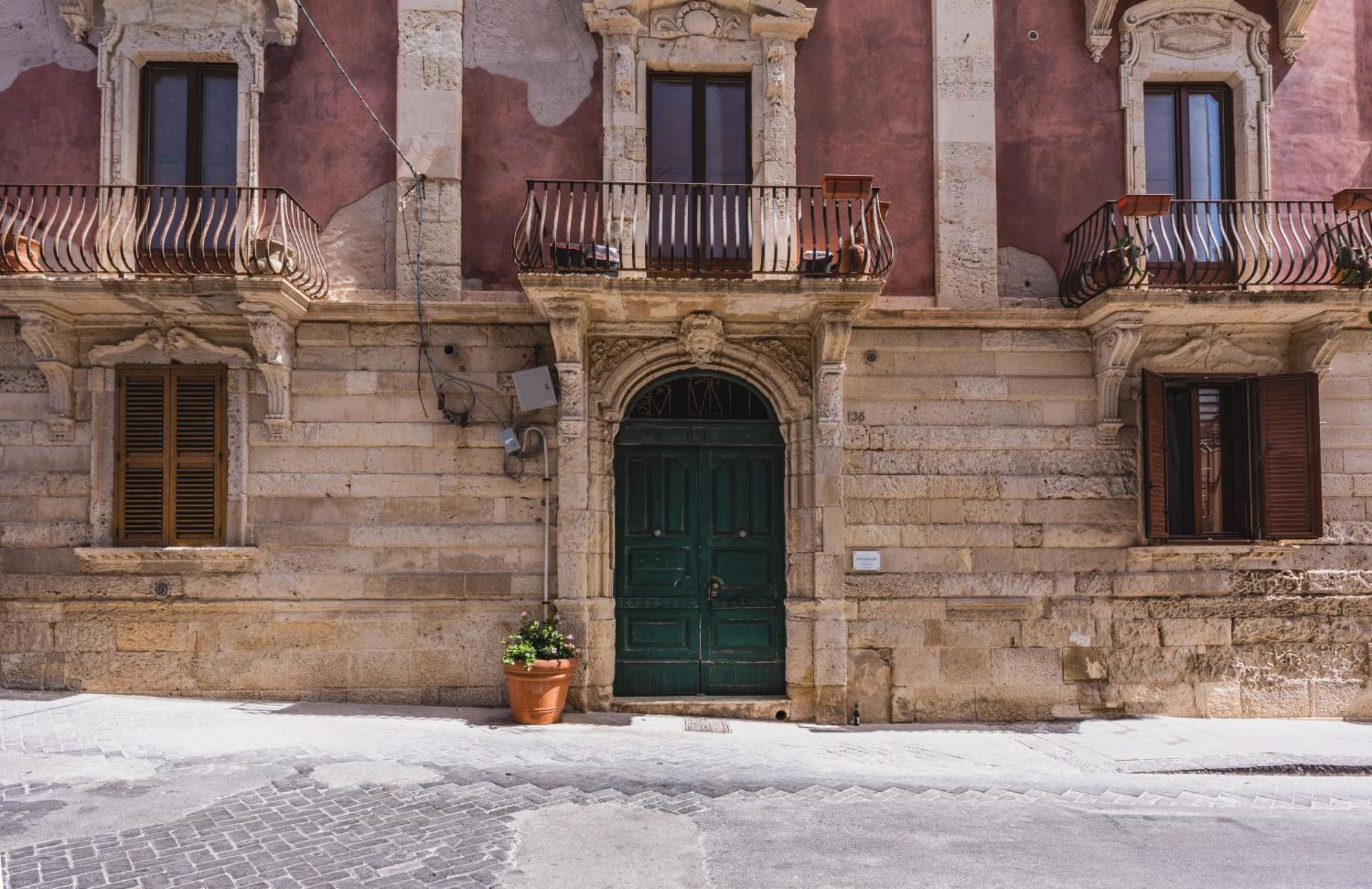 Palazzo Bozzanca Apartments By Wonderful Italy Siraküza Dış mekan fotoğraf