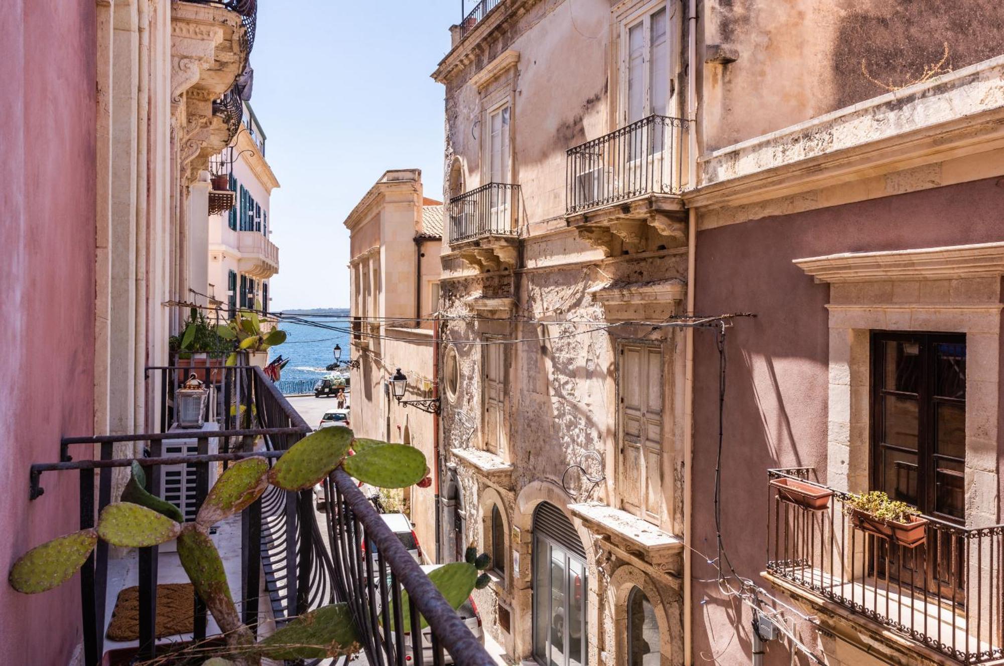 Palazzo Bozzanca Apartments By Wonderful Italy Siraküza Dış mekan fotoğraf